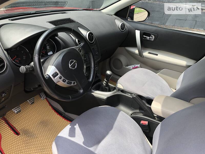 Позашляховик / Кросовер Nissan Qashqai+2 2010 в Львові