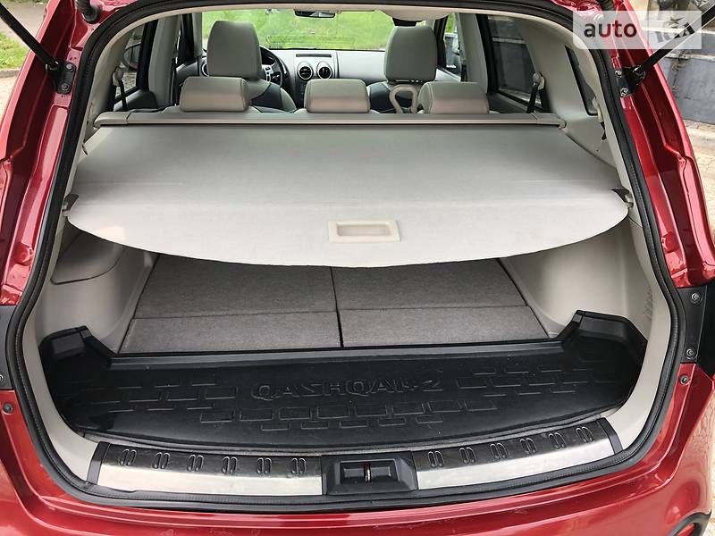Позашляховик / Кросовер Nissan Qashqai+2 2010 в Львові