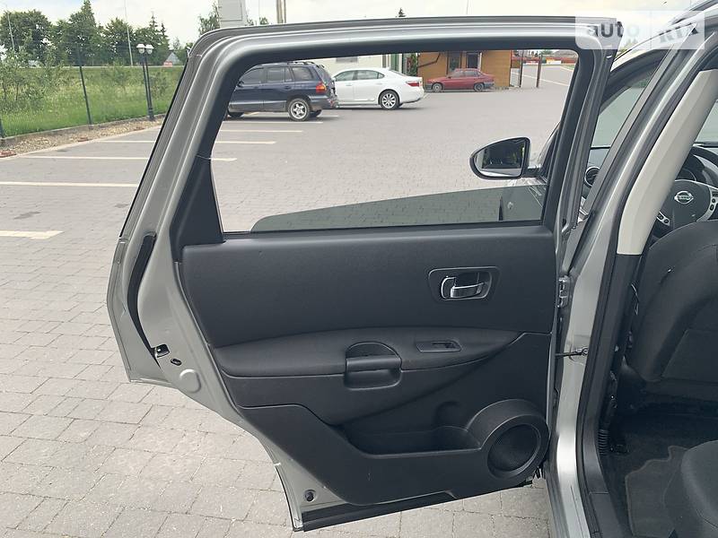 Позашляховик / Кросовер Nissan Qashqai+2 2009 в Стрию