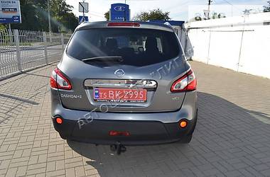 Внедорожник / Кроссовер Nissan Qashqai+2 2011 в 