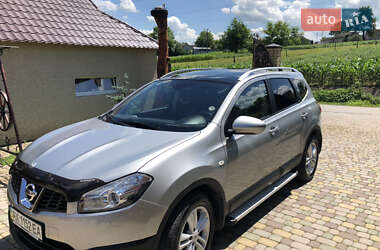 Позашляховик / Кросовер Nissan Qashqai+2 2012 в 