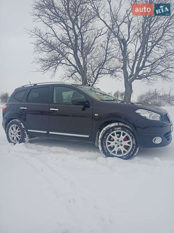 Внедорожник / Кроссовер Nissan Qashqai+2 2010 в Залещиках
