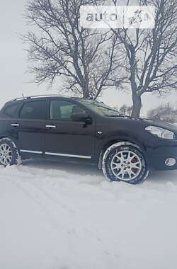 Позашляховик / Кросовер Nissan Qashqai+2 2010 в Заліщиках