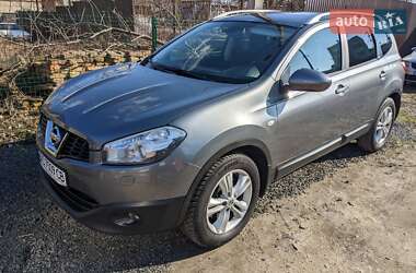 Позашляховик / Кросовер Nissan Qashqai+2 2011 в 