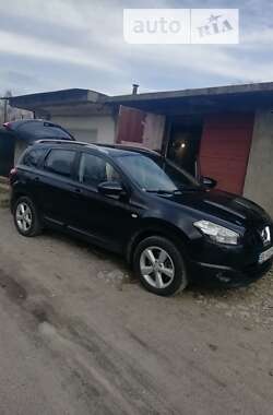 Позашляховик / Кросовер Nissan Qashqai+2 2010 в Славуті