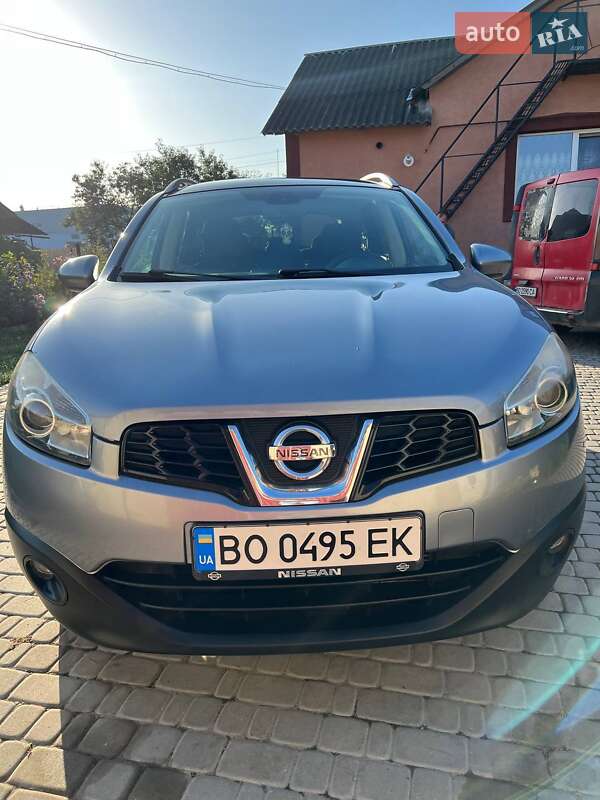 Позашляховик / Кросовер Nissan Qashqai+2 2010 в Борщеві