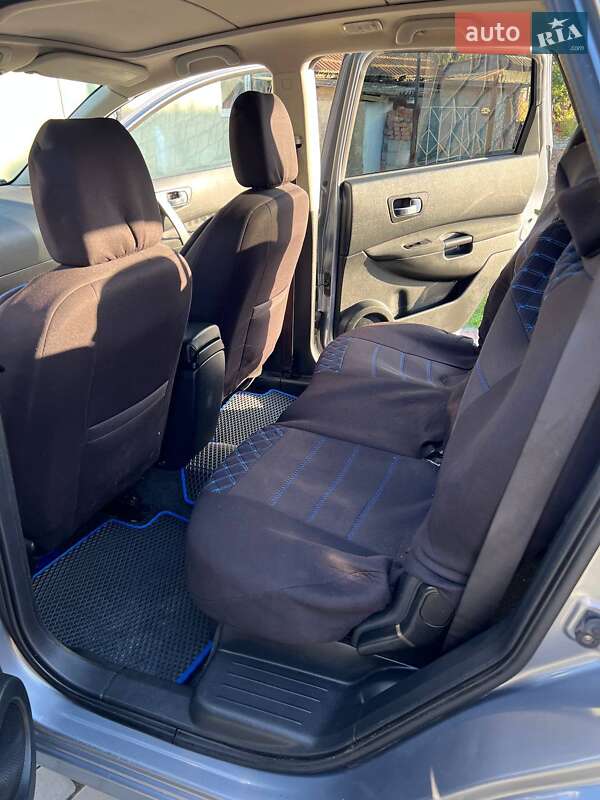 Позашляховик / Кросовер Nissan Qashqai+2 2010 в Борщеві