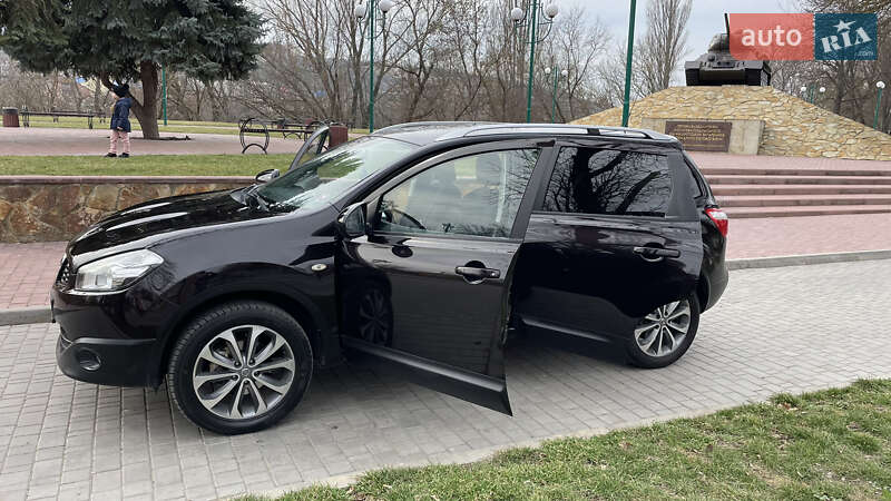 Внедорожник / Кроссовер Nissan Qashqai+2 2010 в Могилев-Подольске