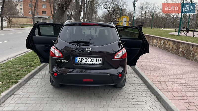 Внедорожник / Кроссовер Nissan Qashqai+2 2010 в Могилев-Подольске