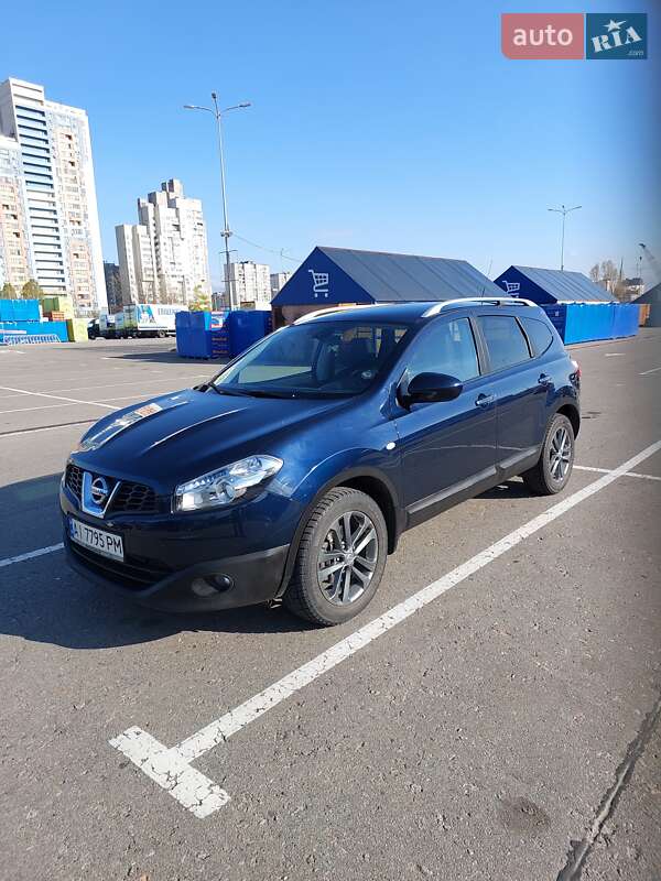 Nissan Qashqai+2 2011