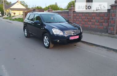 Позашляховик / Кросовер Nissan Qashqai+2 2009 в Гощі