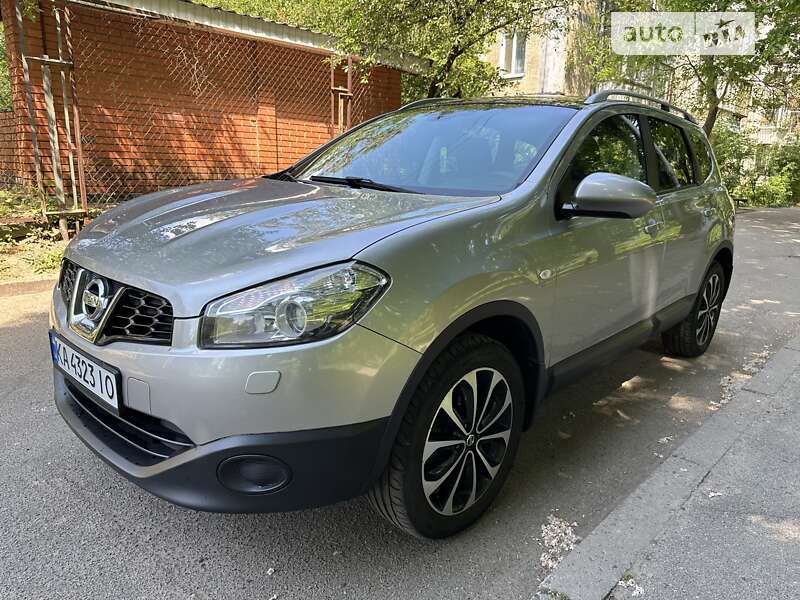 Nissan Qashqai+2 2010