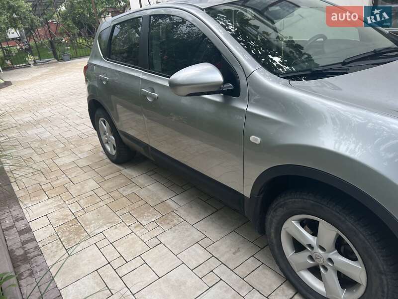 Внедорожник / Кроссовер Nissan Qashqai+2 2008 в Ужгороде