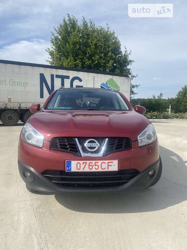 Внедорожник / Кроссовер Nissan Qashqai+2 2011 в 