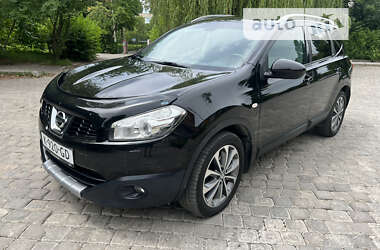 Позашляховик / Кросовер Nissan Qashqai+2 2011 в Чернівцях