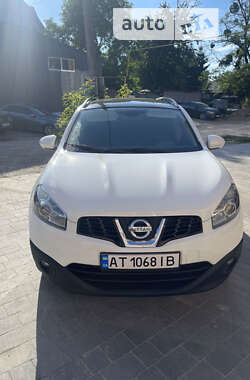 Позашляховик / Кросовер Nissan Qashqai+2 2010 в Івано-Франківську