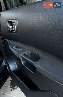 Внедорожник / Кроссовер Nissan Qashqai+2 2009 в 