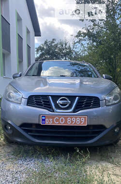 Позашляховик / Кросовер Nissan Qashqai+2 2010 в Харкові