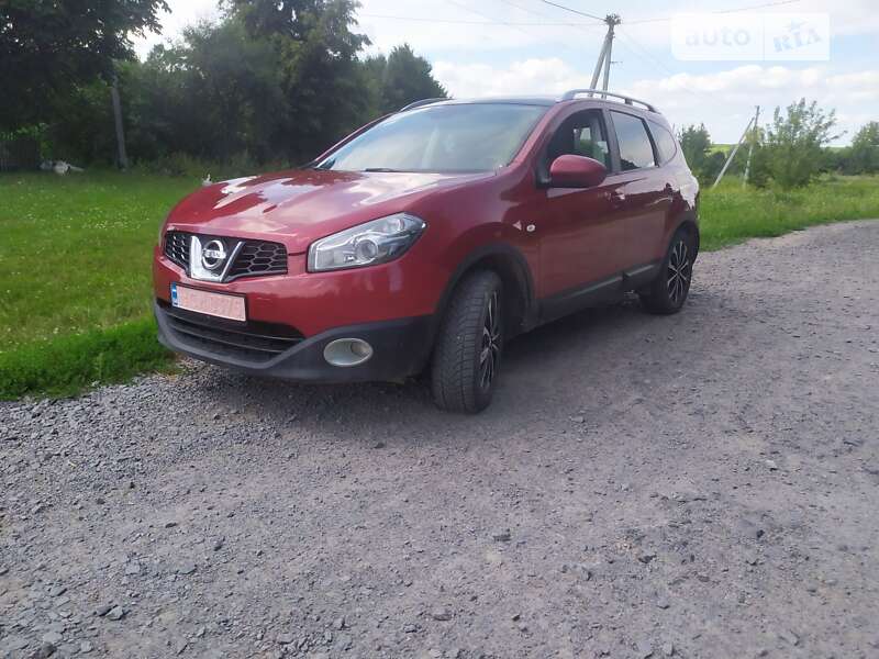 Внедорожник / Кроссовер Nissan Qashqai+2 2011 в Демидовке