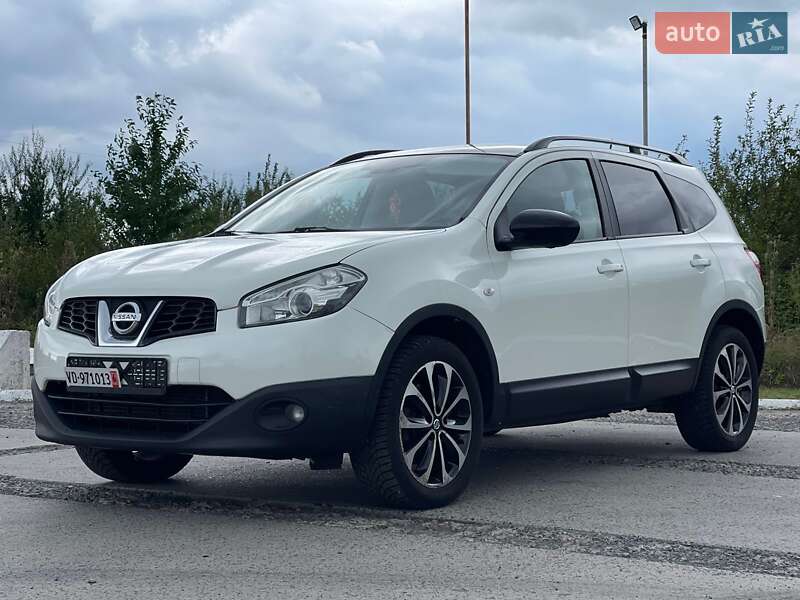 Внедорожник / Кроссовер Nissan Qashqai+2 2013 в Ужгороде