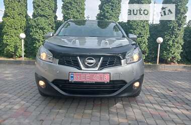 Позашляховик / Кросовер Nissan Qashqai+2 2010 в Луцьку