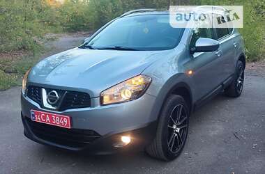 Внедорожник / Кроссовер Nissan Qashqai+2 2010 в Золотоноше