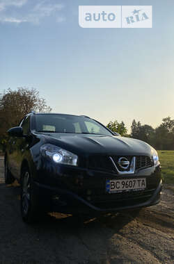 Позашляховик / Кросовер Nissan Qashqai+2 2010 в Львові