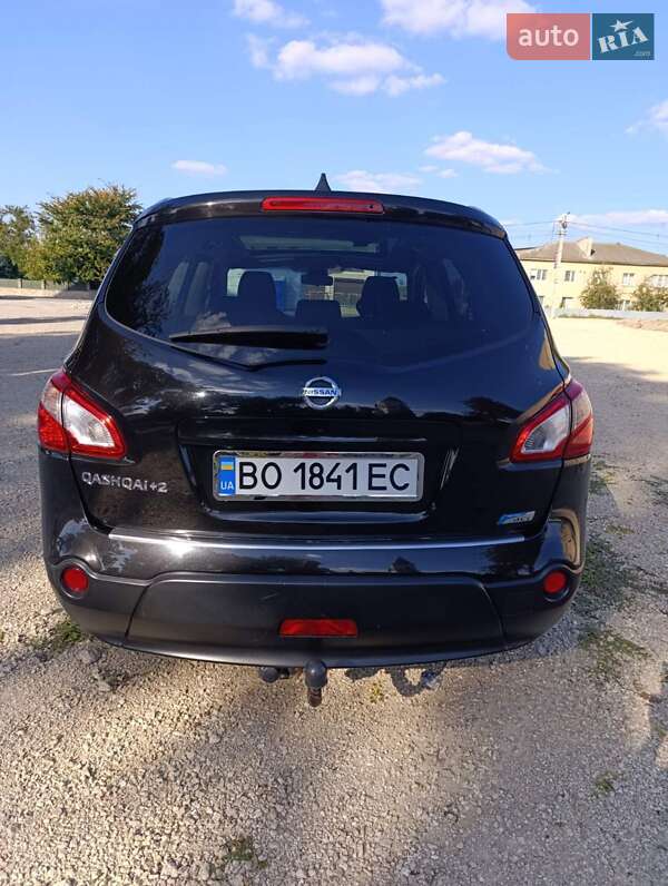 Позашляховик / Кросовер Nissan Qashqai+2 2012 в Скалаті