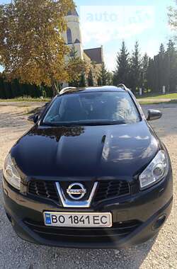 Позашляховик / Кросовер Nissan Qashqai+2 2012 в Скалаті