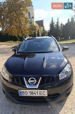 Позашляховик / Кросовер Nissan Qashqai+2 2012 в Скалаті