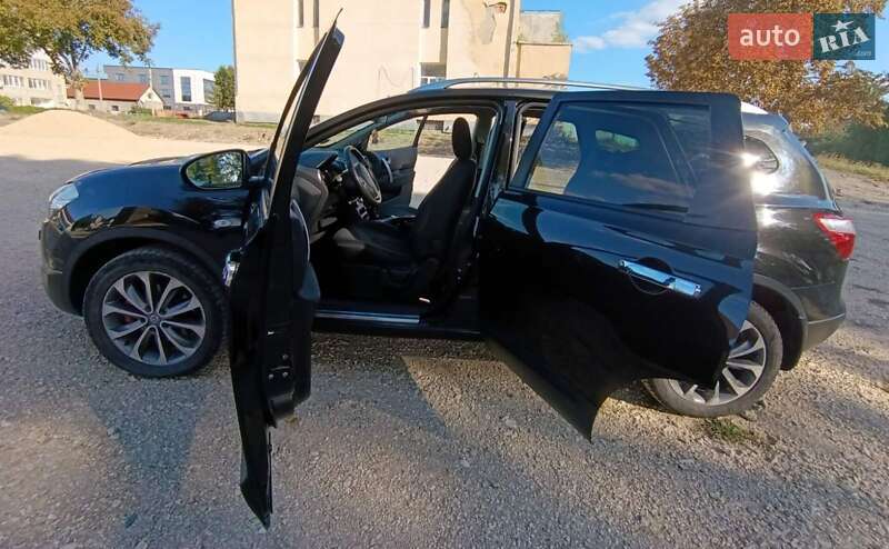 Позашляховик / Кросовер Nissan Qashqai+2 2012 в Скалаті