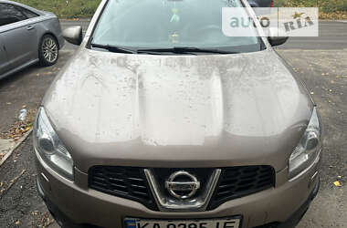 Позашляховик / Кросовер Nissan Qashqai+2 2010 в Києві