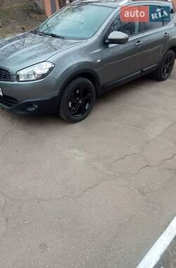 Внедорожник / Кроссовер Nissan Qashqai+2 2012 в 