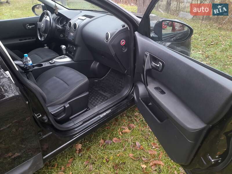 Внедорожник / Кроссовер Nissan Qashqai+2 2011 в Черновцах