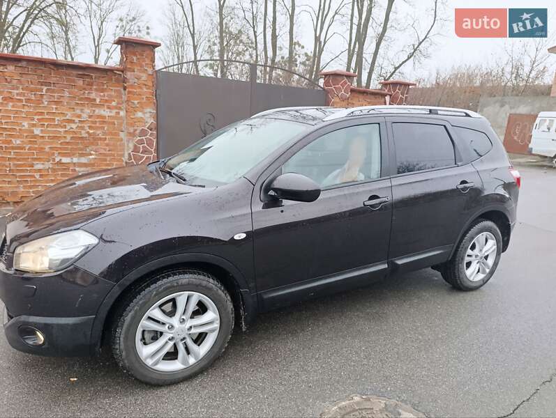 Внедорожник / Кроссовер Nissan Qashqai+2 2013 в Хмельницком