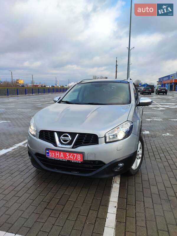 Позашляховик / Кросовер Nissan Qashqai+2 2011 в Нововолинську