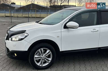 Позашляховик / Кросовер Nissan Qashqai+2 2011 в Чернівцях