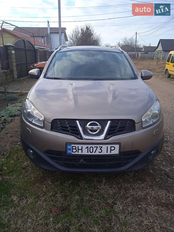 Позашляховик / Кросовер Nissan Qashqai+2 2010 в Білгороді-Дністровському