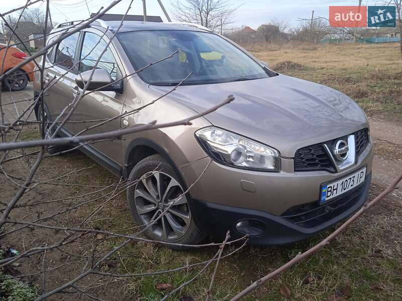 Внедорожник / Кроссовер Nissan Qashqai+2 2010 в Белгороде-Днестровском