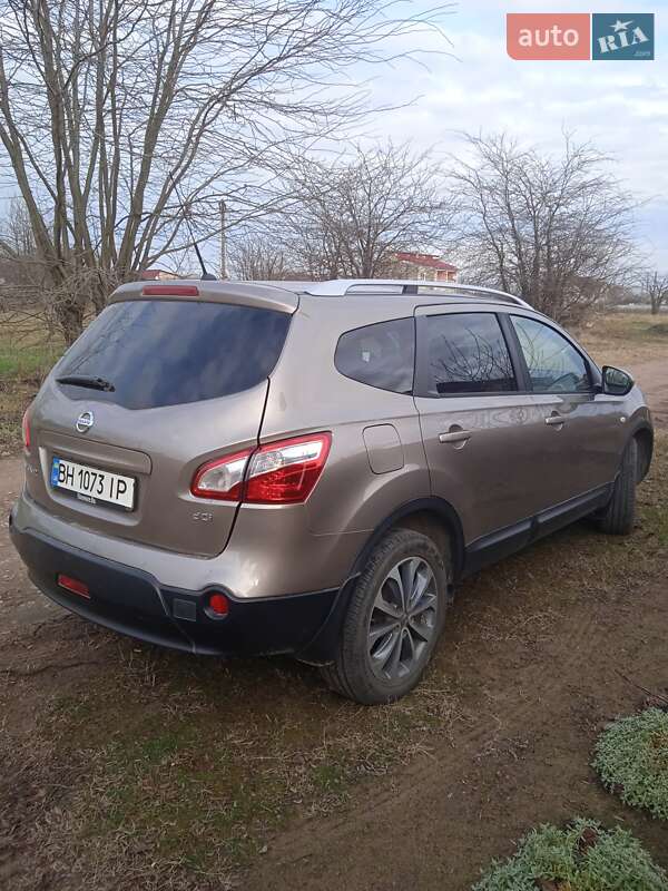 Внедорожник / Кроссовер Nissan Qashqai+2 2010 в Белгороде-Днестровском