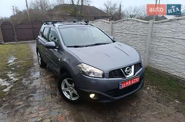 Позашляховик / Кросовер Nissan Qashqai+2 2010 в Гощі