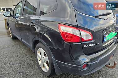 Позашляховик / Кросовер Nissan Qashqai+2 2011 в 