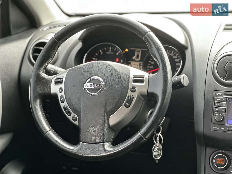 Позашляховик / Кросовер Nissan Qashqai+2 2013 в Івано-Франківську