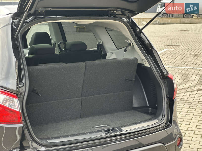 Позашляховик / Кросовер Nissan Qashqai+2 2013 в Івано-Франківську