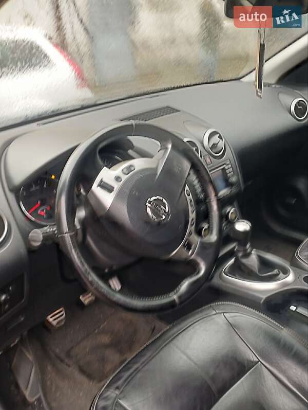 Позашляховик / Кросовер Nissan Qashqai+2 2010 в Луцьку