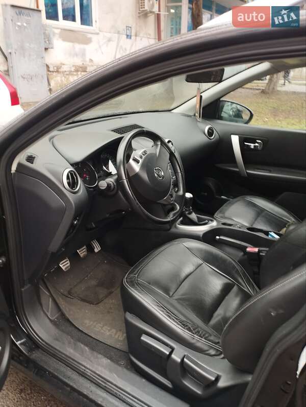 Позашляховик / Кросовер Nissan Qashqai+2 2010 в Луцьку