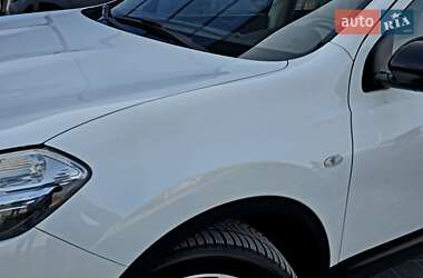Внедорожник / Кроссовер Nissan Qashqai+2 2010 в 