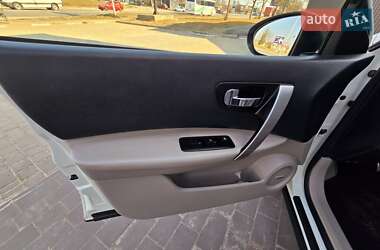 Внедорожник / Кроссовер Nissan Qashqai+2 2010 в 