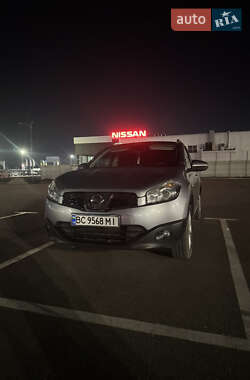 Позашляховик / Кросовер Nissan Qashqai+2 2010 в Новояворівську