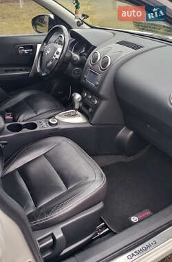 Позашляховик / Кросовер Nissan Qashqai+2 2011 в 
